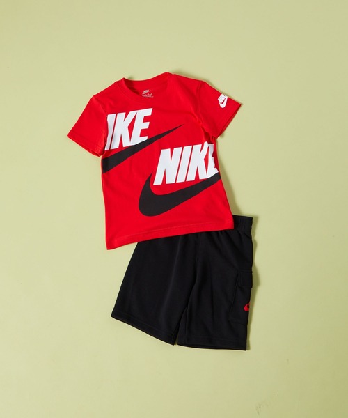NIKE(ナイキ)の「NIKE NKB B NSW HBR CARGO SHORT SET(Tシャツ/カットソー・キッズ・ブラック/グリーン・110cm/105cm/120cm/115cm)」の2枚目の写真