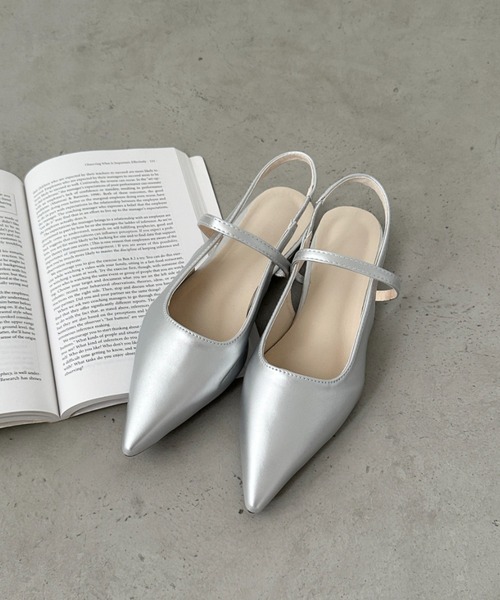 MYMOOD.(マイムード)の「ポインテッドトゥバックストラップパンプス(サンダル・レディース・ブラック/シルバー・24.5cm/23.5cm)」の8枚目の写真