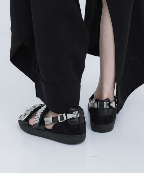TOGA（トーガ）の「【TOGA PULLA/トーガプルラ】AJ664/メタルスニーカーサンダル（サンダル・レディース・ブラック・38/37/36）」の4枚目の写真