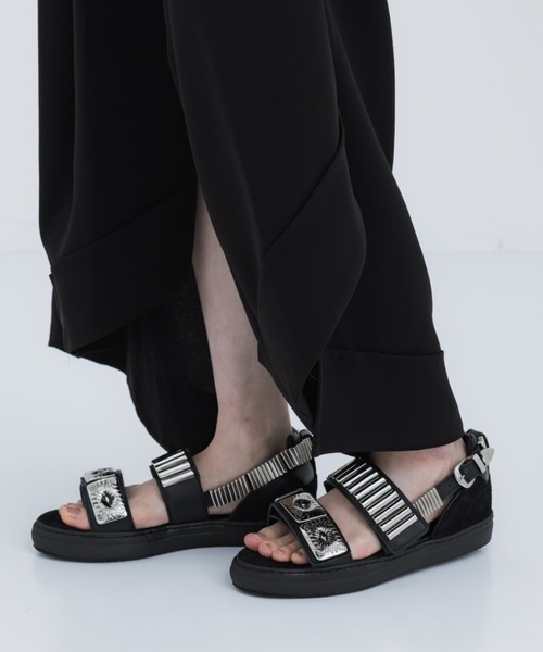 TOGA（トーガ）の「【TOGA PULLA/トーガプルラ】AJ664/メタルスニーカーサンダル（サンダル・レディース・ブラック・38/37/36）」の3枚目の写真