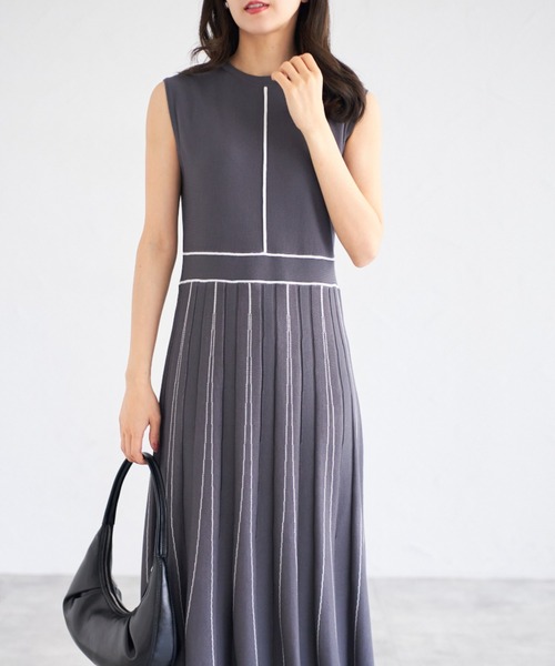 tocco closet(トッコ クローゼット)の「【ZOZO限定】配色ノースリーブニットワンピース(ワンピース・レディース・グレー系その他/ブラック×ホワイト/ブルー系その他・M)」の3枚目の写真