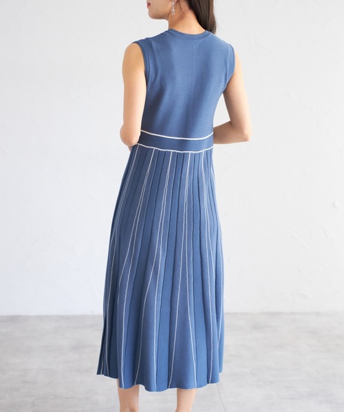 tocco closet(トッコ クローゼット)の「【ZOZO限定】配色ノースリーブニットワンピース(ワンピース・レディース・グレー系その他/ブラック×ホワイト/ブルー系その他・M)」の15枚目の写真