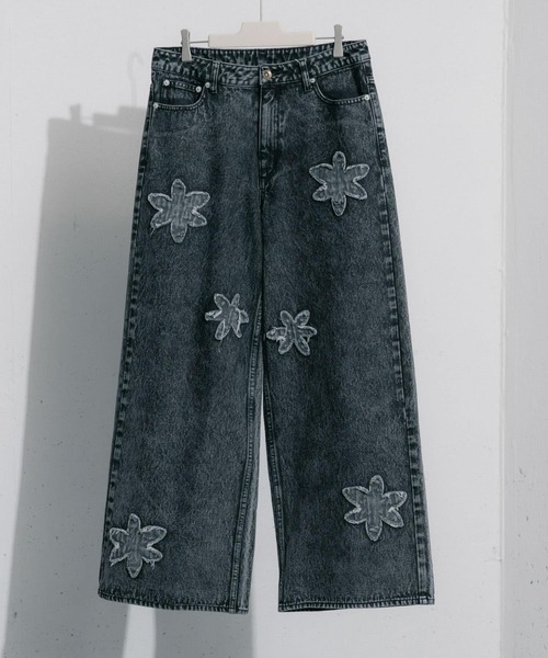 SENSE OF PLACE by URBAN RESEARCH（センスオブプレイスバイアーバンリサーチ）の「hxcyyd × SOP　フラワーパッチワイドデニム(UNISEX)（デニムパンツ・メンズ・インディゴブルー/ブラック・MEDIUM/LARGE）」の14枚目の写真