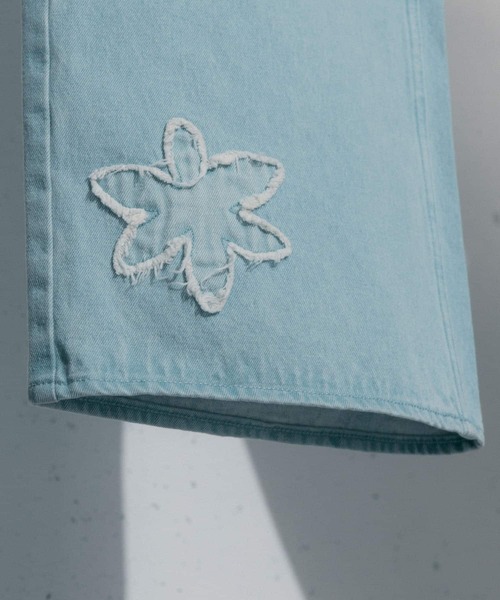 SENSE OF PLACE by URBAN RESEARCH（センスオブプレイスバイアーバンリサーチ）の「hxcyyd × SOP　フラワーパッチワイドデニム(UNISEX)（デニムパンツ・メンズ・インディゴブルー/ブラック・MEDIUM/LARGE）」の19枚目の写真