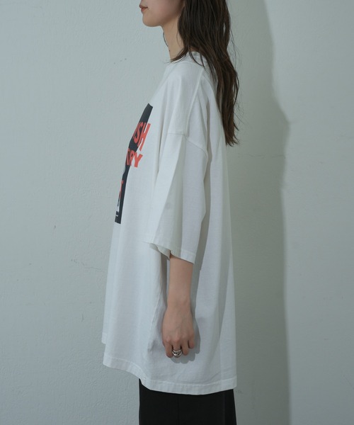 COLONY 2139（コロニートゥーワンスリーナイン）の「インクジェットプリントTシャツ（Tシャツ/カットソー・レディース・オフホワイト/チャコールグレー・FREE）」の22枚目の写真