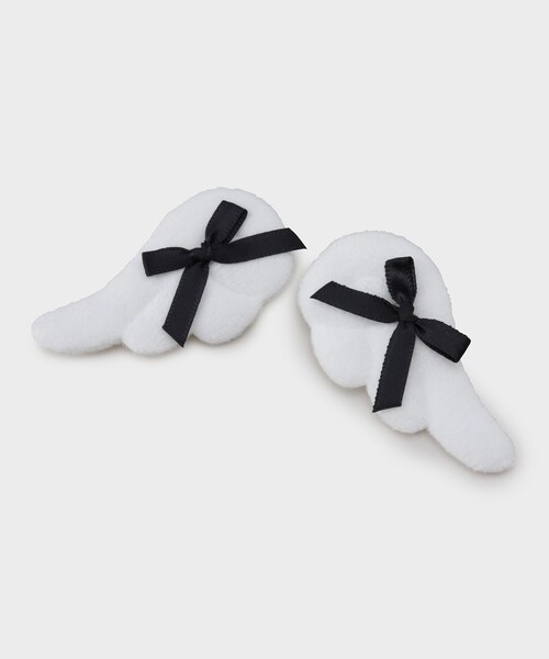 PINK-latte（ピンクラテ）の「◆羽リボンヘアクリップ（その他ヘアアクセサリー・キッズ・ライトブルー/ブラック/ベビーピンク・00）」の2枚目の写真