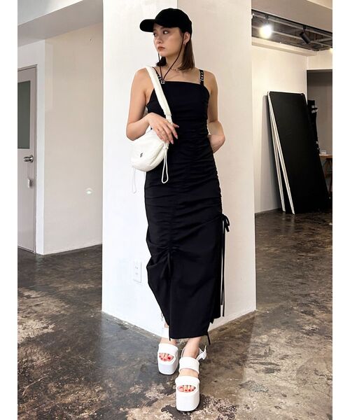 EMODA(エモダ)の「サイドコードパフバッグ(ショルダーバッグ・レディース・ホワイト/ブラック・FREE)」の16枚目の写真