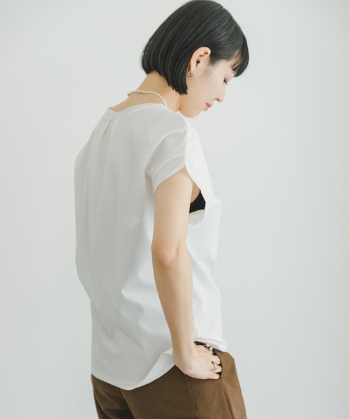 ITEMS URBANRESEARCH(アイテムズ アーバンリサーチ)の「バックタックフレンチプルオーバー(Tシャツ/カットソー・レディース・ホワイト/ブラック/カーキ/ライトベージュ/キャメル・FREE)」の6枚目の写真
