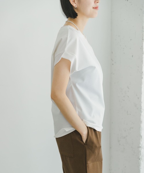 ITEMS URBANRESEARCH(アイテムズ アーバンリサーチ)の「バックタックフレンチプルオーバー(Tシャツ/カットソー・レディース・ホワイト/ブラック/カーキ/ライトベージュ/キャメル・FREE)」の7枚目の写真