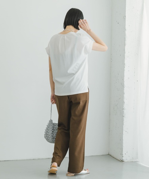 ITEMS URBANRESEARCH(アイテムズ アーバンリサーチ)の「バックタックフレンチプルオーバー(Tシャツ/カットソー・レディース・ホワイト/ブラック/カーキ/ライトベージュ/キャメル・FREE)」の11枚目の写真