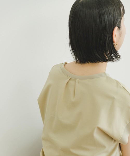 ITEMS URBANRESEARCH(アイテムズ アーバンリサーチ)の「バックタックフレンチプルオーバー(Tシャツ/カットソー・レディース・ホワイト/ブラック/カーキ/ライトベージュ/キャメル・FREE)」の17枚目の写真