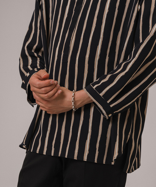 EDIFICE（エディフィス）の「ストライプ ドレーピー 8分袖 バンドカラープルオーバーシャツ（シャツ/ブラウス・メンズ・サックスブルー/ブラック・LARGE/MEDIUM）」の18枚目の写真