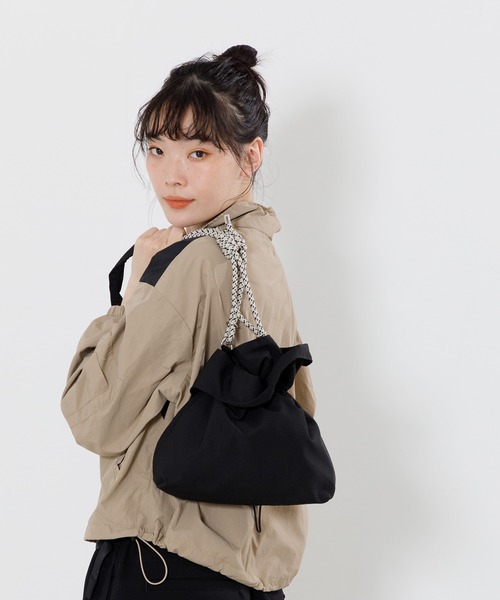 ACCOMMODE（アコモデ）の「ドロストキンチャクバッグ（ショルダーバッグ・レディース・オレンジ/ブラック/アイボリー・FREE）」の3枚目の写真