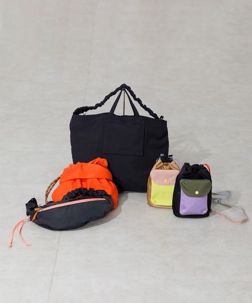 ACCOMMODE（アコモデ）の「ドロストキンチャクバッグ（ショルダーバッグ・レディース・オレンジ/ブラック/アイボリー・FREE）」の16枚目の写真