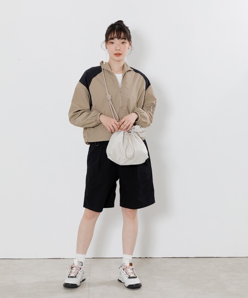 ACCOMMODE（アコモデ）の「ドロストキンチャクバッグ（ショルダーバッグ・レディース・オレンジ/ブラック/アイボリー・FREE）」の4枚目の写真