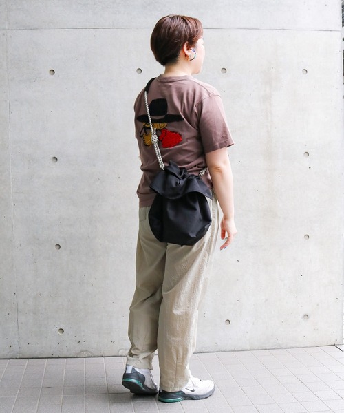 ACCOMMODE（アコモデ）の「ドロストキンチャクバッグ（ショルダーバッグ・レディース・オレンジ/ブラック/アイボリー・FREE）」の8枚目の写真