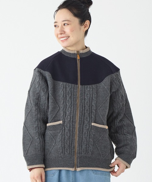 KRIFF MAYER Lady's Collection（クリフメイヤーレディースコレクション）の「肩切替ケーブルニットJK（ノーカラージャケット・レディース・ナチュラル/グレー/ベージュ/グリーン・MEDIUM/LARGE）」の2枚目の写真