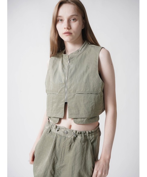 :ETHROF(イーサオブ)の「NYLON SHORT VEST(ベスト・レディース・ブラック/カーキ・FREE)」の15枚目の写真