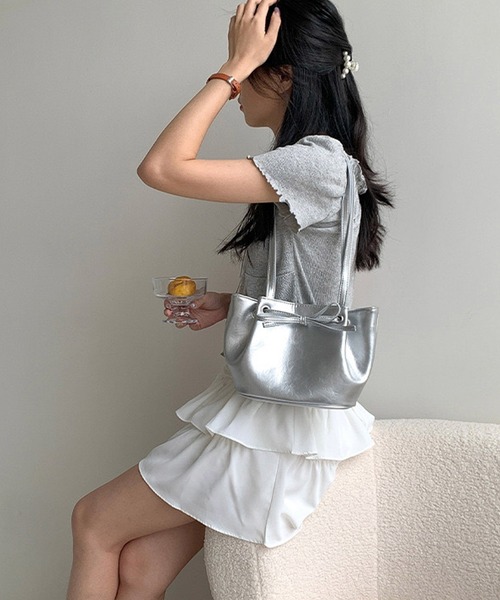 shopnikoniko（ショップニコニコ）の「フロントリボン メタリックシルバー ハンドバッグ（ハンドバッグ・レディース・シルバー・フリー）」の9枚目の写真