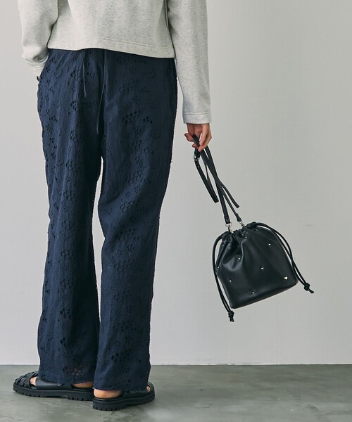 coen（コーエン）の「スタッズキンチャクショルダーバッグ（ショルダーバッグ・レディース・シルバー/ブラック・FREE）」の2枚目の写真