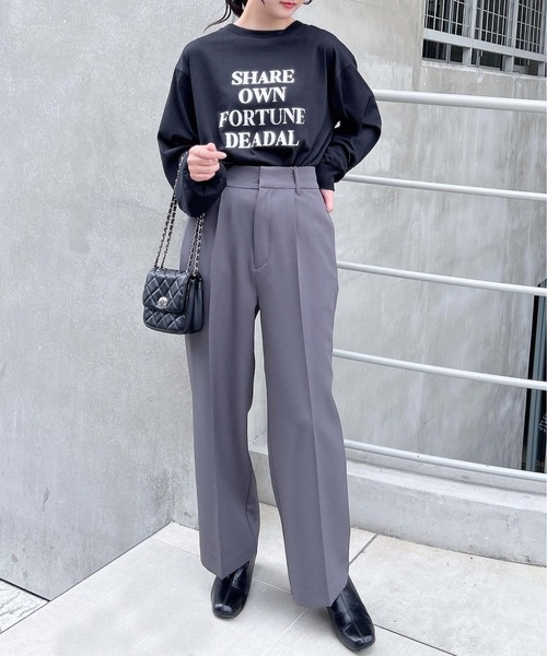 INGNI(イング)の「箔プリントロゴロングTシャツ(Tシャツ/カットソー・レディース・ホワイト×シルバー/ライトグレー系8/ブラック×シルバー・M)」の4枚目の写真