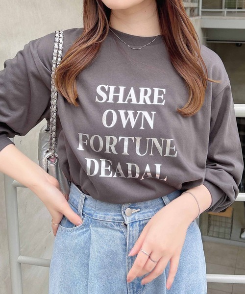 INGNI(イング)の「箔プリントロゴロングTシャツ(Tシャツ/カットソー・レディース・ホワイト×シルバー/ライトグレー系8/ブラック×シルバー・M)」の7枚目の写真