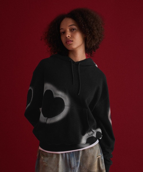 WISH FOR EVER(ウィッシュフォーエバー)の「HEART MOTIF DESIGN HOODIE/ハートモチーフデザインフーディ(パーカー・メンズ・ネイビー/ブラック・MEDIUM/LARGE)」の1枚目の写真