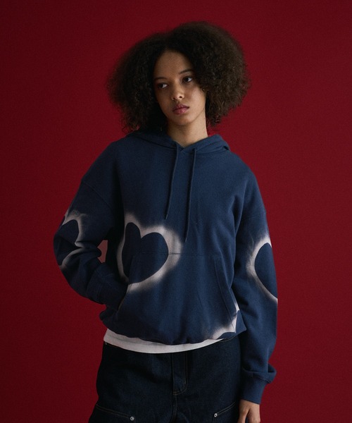 WISH FOR EVER(ウィッシュフォーエバー)の「HEART MOTIF DESIGN HOODIE/ハートモチーフデザインフーディ(パーカー・メンズ・ネイビー/ブラック・MEDIUM/LARGE)」の13枚目の写真