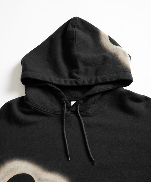 WISH FOR EVER(ウィッシュフォーエバー)の「HEART MOTIF DESIGN HOODIE/ハートモチーフデザインフーディ(パーカー・メンズ・ネイビー/ブラック・MEDIUM/LARGE)」の4枚目の写真