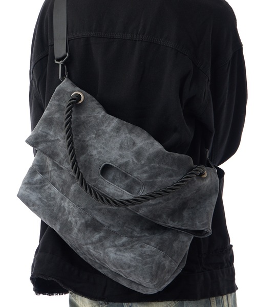 Theater code(シアターコード)の「【15%OFF】dyed pattern fake leather bag / ダイド パターン フェイクレザー バッグ 2026年春夏(ショルダーバッグ・メンズ・グレー・FREE)」の1枚目の写真