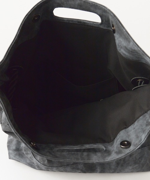 Theater code(シアターコード)の「【15%OFF】dyed pattern fake leather bag / ダイド パターン フェイクレザー バッグ 2026年春夏(ショルダーバッグ・メンズ・グレー・FREE)」の18枚目の写真