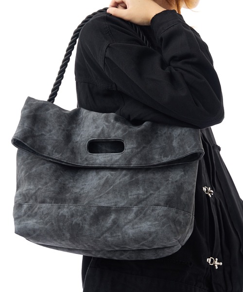 【ZARA】フェイクパテントレザーショルダーバッグ 6550/510/600 ZARA】フェイクパテントレザーショルダーバッグ 6550/510/600