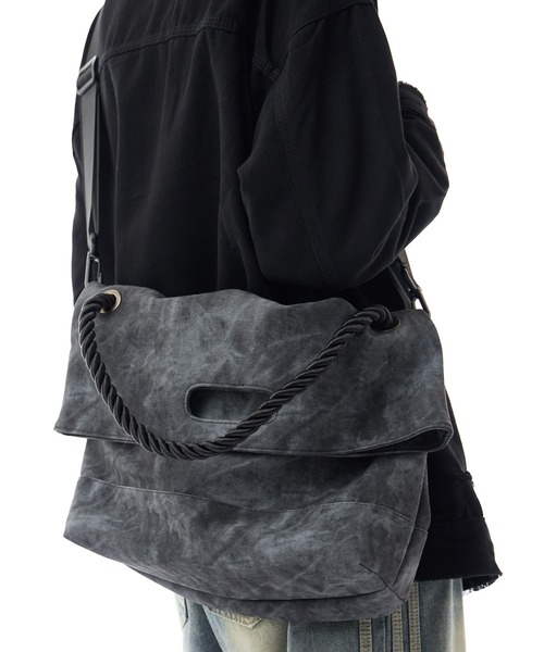 Theater code(シアターコード)の「【15%OFF】dyed pattern fake leather bag / ダイド パターン フェイクレザー バッグ 2026年春夏(ショルダーバッグ・メンズ・グレー・FREE)」の7枚目の写真