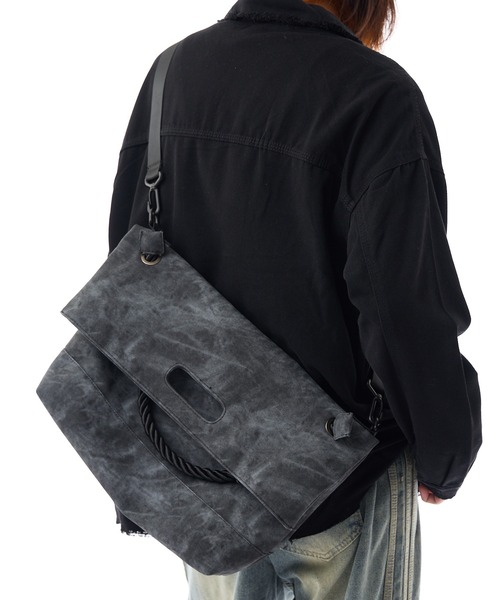 Theater code(シアターコード)の「【15%OFF】dyed pattern fake leather bag / ダイド パターン フェイクレザー バッグ 2026年春夏(ショルダーバッグ・メンズ・グレー・FREE)」の19枚目の写真