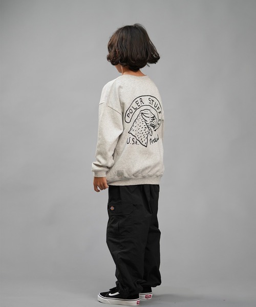 POLeR(ポーラー)の「POLER/ポーラー キッズ スウェット DESI LTD PL ムラサキBOYSトレーナー 249MCV0029(スウェット・キッズ・グレー/カーキ・130cm/140cm/150cm/160cm)」の6枚目の写真