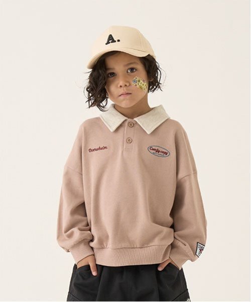 b・ROOM（ビールーム）の「【毛玉バイバイ裏毛】衿付きビッグスウェット（スウェット・キッズ・ベージュ/トップグレー/レッド/モスグリーン・110cm/100cm/120cm/130cm/140cm/150cm）」の3枚目の写真