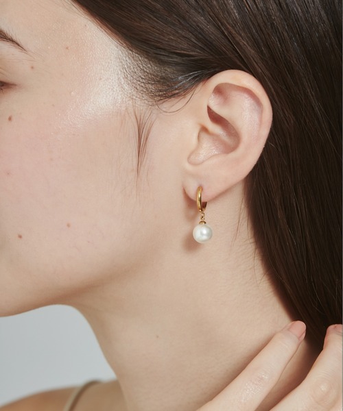 ciite' surgical stainless(シーテサージカルステンレス)の「【 金属アレルギー対応 】 パールフープピアス サージカルステンレス (両耳用)(ピアス(両耳用)・レディース・シルバー/ゴールド/ピンクゴールド・FREE)」の2枚目の写真