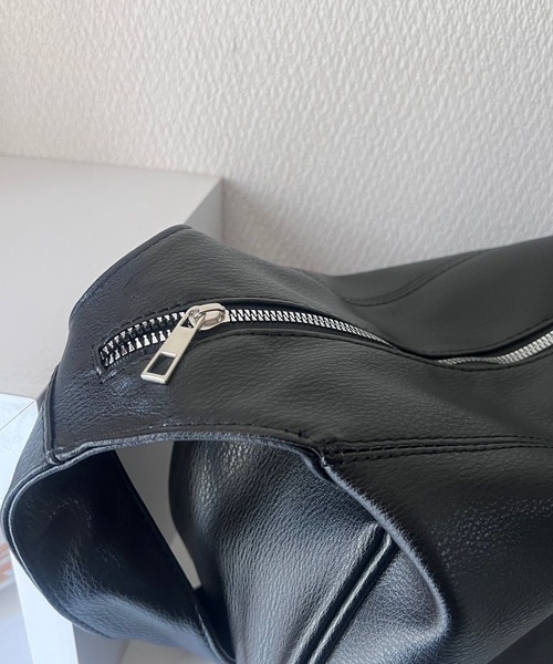 merrylatte（メリーラテ）の「シンプルクロスバッグ（ショルダーバッグ・レディース・ブラック・FREE）」の5枚目の写真