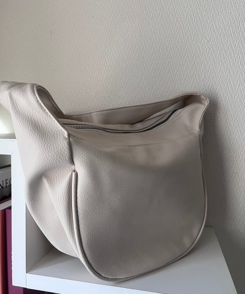 merrylatte（メリーラテ）の「シンプルクロスバッグ（ショルダーバッグ・レディース・ブラック・FREE）」の7枚目の写真