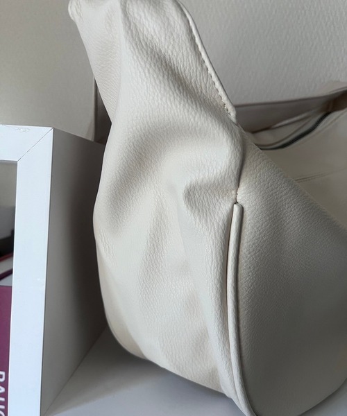 merrylatte（メリーラテ）の「シンプルクロスバッグ（ショルダーバッグ・レディース・ブラック・FREE）」の9枚目の写真