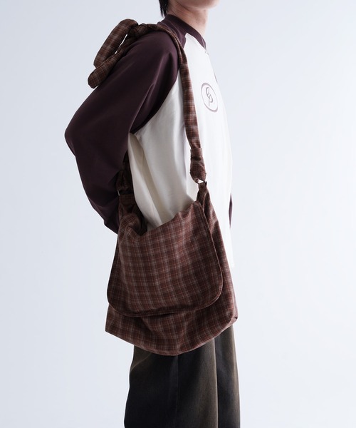 epnok(エプノック)の「【EPNK】Knot check shoulder bag / ノットチェックショルダーバッグ(ショルダーバッグ・メンズ・ブラック/ブラウン・FREE)」の13枚目の写真