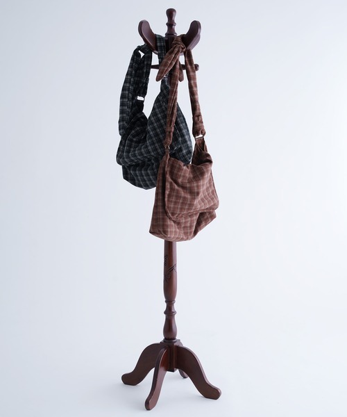 epnok(エプノック)の「【EPNK】Knot check shoulder bag / ノットチェックショルダーバッグ(ショルダーバッグ・メンズ・ブラック/ブラウン・FREE)」の18枚目の写真
