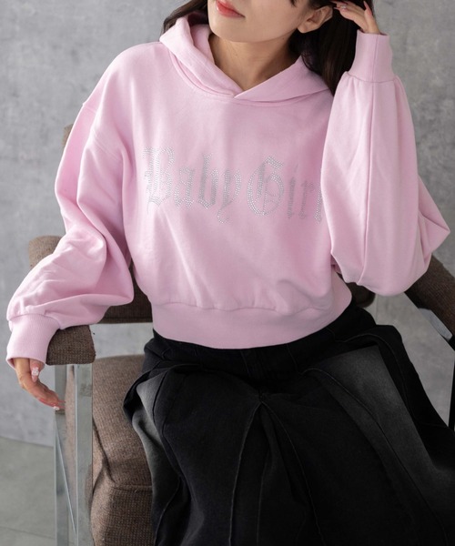 WEGO（ウィゴー）の「WEGO/ラインストーンショートプルパーカー（スウェット・レディース・ピンク/ライトグレー/ブラック・FREE）」の3枚目の写真