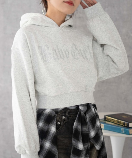 WEGO（ウィゴー）の「WEGO/ラインストーンショートプルパーカー（スウェット・レディース・ピンク/ライトグレー/ブラック・FREE）」の11枚目の写真