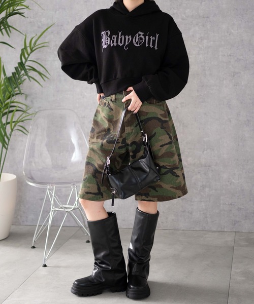 WEGO（ウィゴー）の「WEGO/ラインストーンショートプルパーカー（スウェット・レディース・ピンク/ライトグレー/ブラック・FREE）」の4枚目の写真