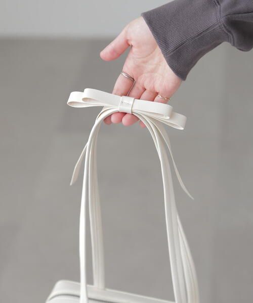 FREE'S MART（フリーズマート）の「◆リボンショルダーバッグ（ショルダーバッグ・レディース・ブラック/ホワイト・ﾌﾘ-）」の14枚目の写真