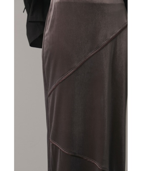 Solace(ソレイス)の「パイピングベロアロングスカート(スカート・レディース・ブラック/ブラウン・FREE)」の8枚目の写真