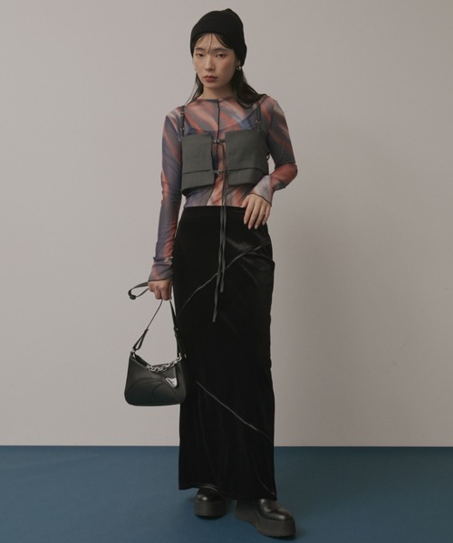 Solace(ソレイス)の「パイピングベロアロングスカート(スカート・レディース・ブラック/ブラウン・FREE)」の16枚目の写真