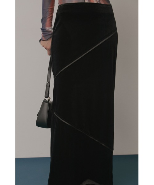 Solace(ソレイス)の「パイピングベロアロングスカート(スカート・レディース・ブラック/ブラウン・FREE)」の14枚目の写真