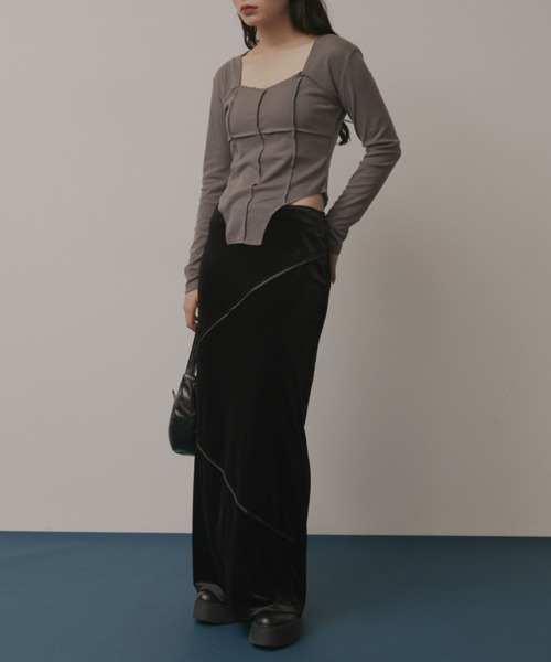 Solace(ソレイス)の「パイピングベロアロングスカート(スカート・レディース・ブラック/ブラウン・FREE)」の17枚目の写真